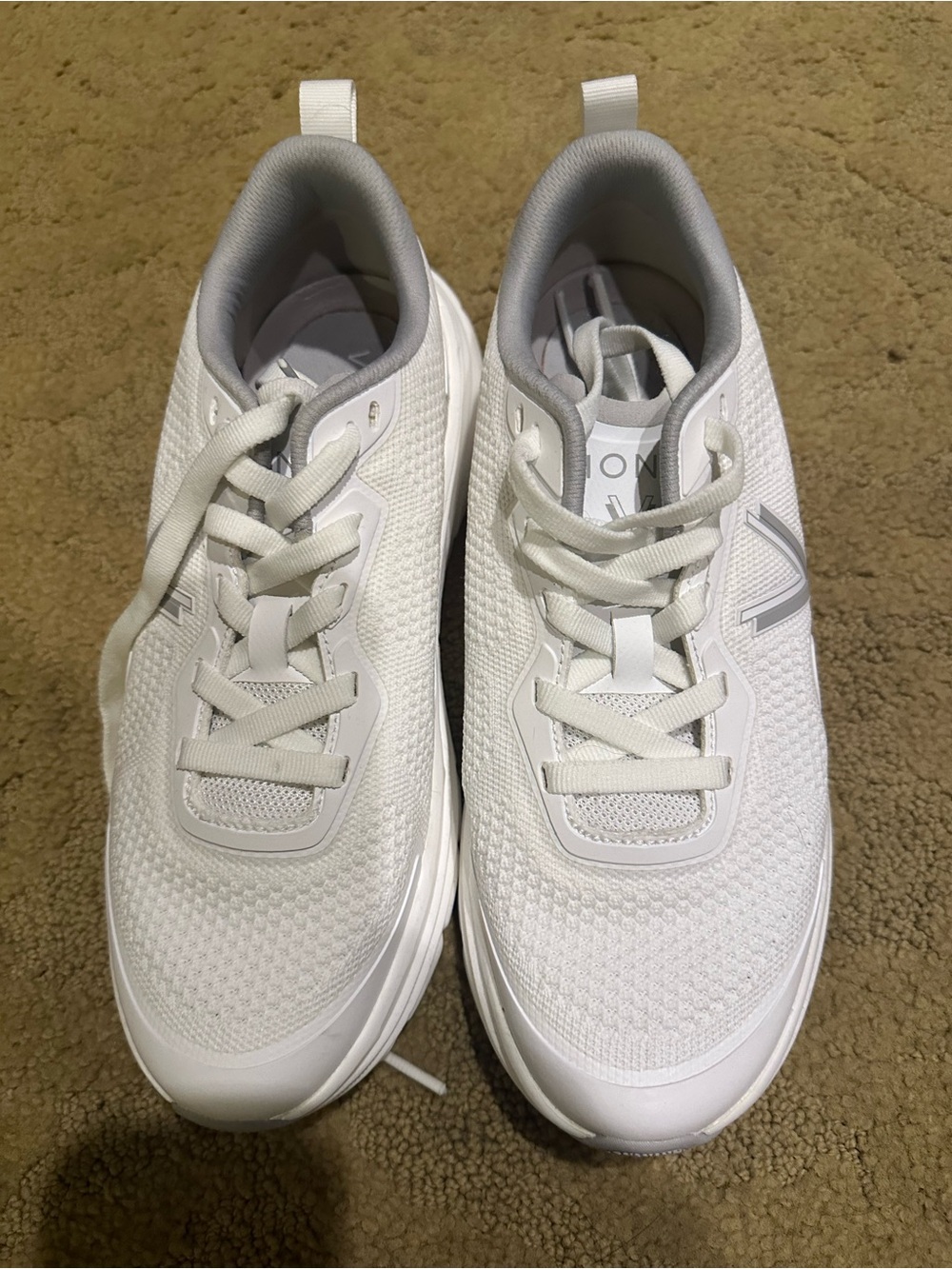 Brand New Vionic Walk Max Women’s Sneakers – Size 9